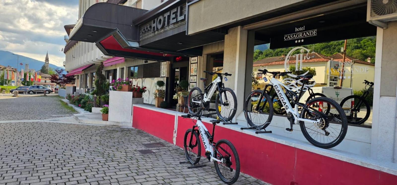Hotel Casagrande Feltre Eksteriør bilde